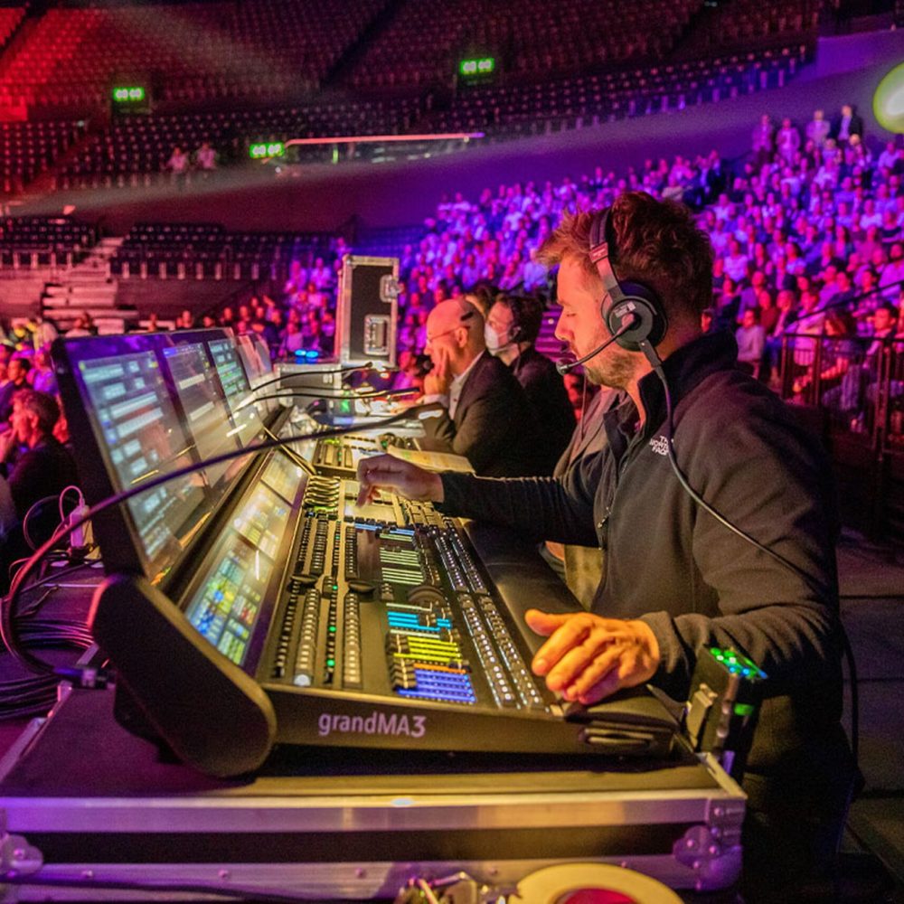 sunrise_we_are_one_event_59-low.jpg__1500x1000.0_q85_HIGH_RESOLUTION_crop-smart_subsampling-2_upscale@2x