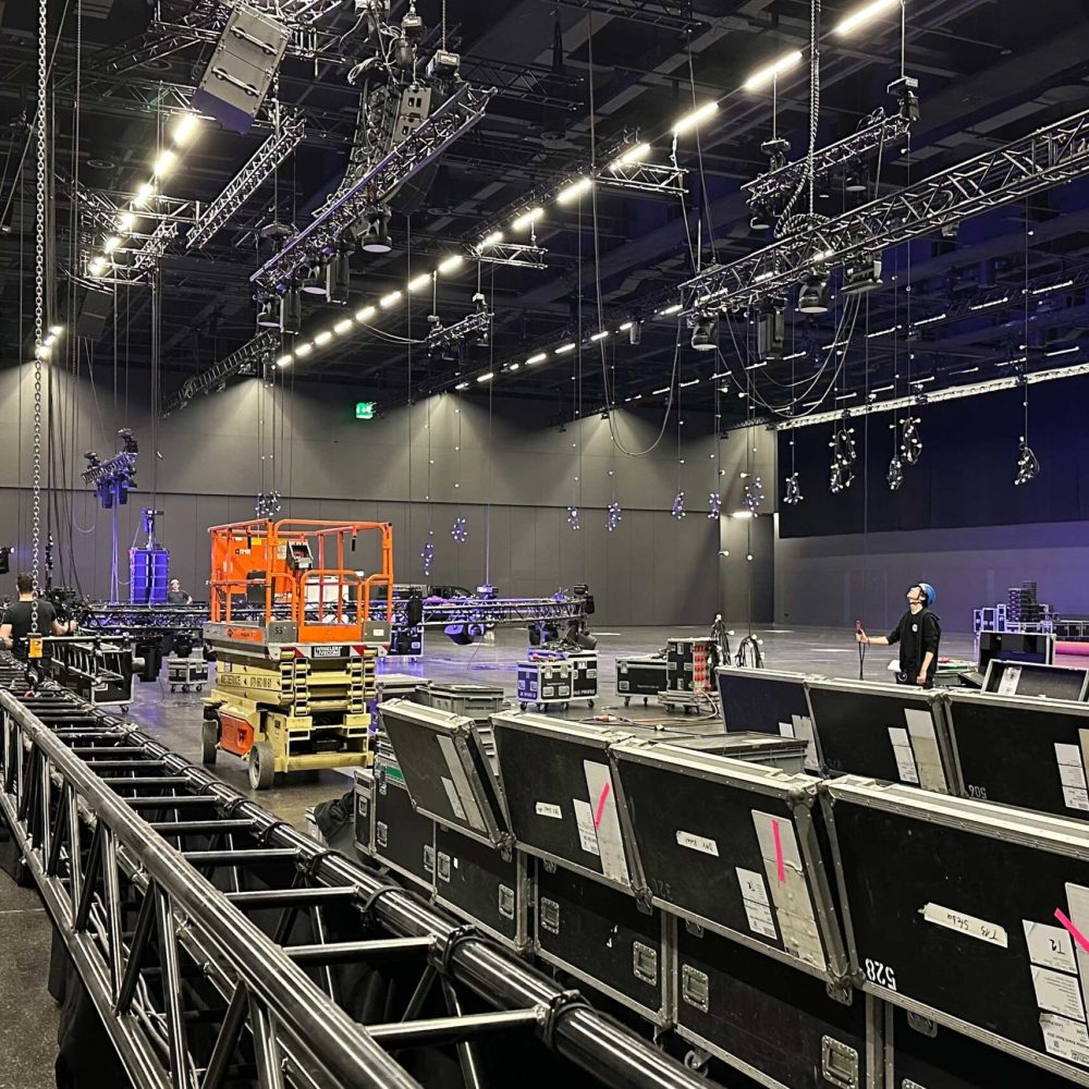 young-stage-web.jpg__1500x1000.0_q85_HIGH_RESOLUTION_crop-smart_subsampling-2_upscale@2x